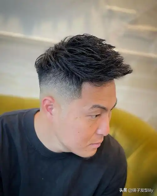 飞机头短发受欢迎的男士发型有哪几种小寸头飞机头两侧铲短发型都不错